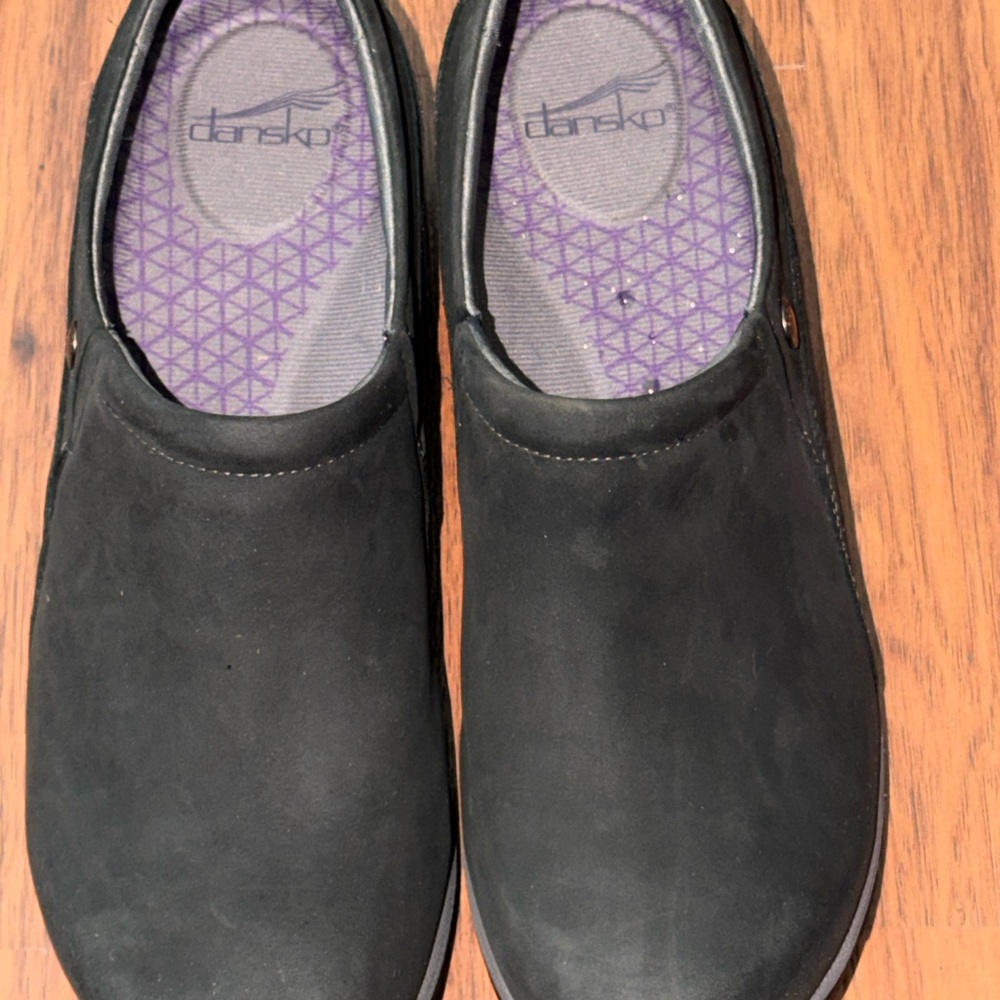 Dansko Black Slip-On Clogs |
Women's Size 11.5